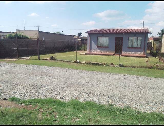 2 BEDROOM HOUSE FOR SALE IN TSAKANE